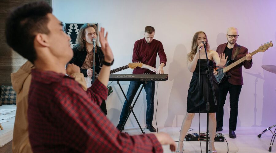 Os Tubarões: Historic Lisbon Homecoming for Cape Verde Icon