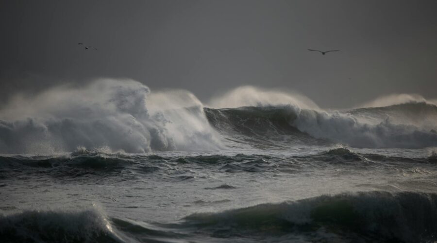 Cape Verde Weather: Strong Winds and 5-Meter Waves Forecast