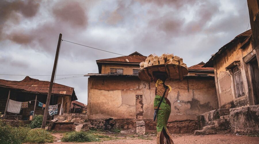The Grace of Burden: Head-Carrying Traditions in Cape Verde