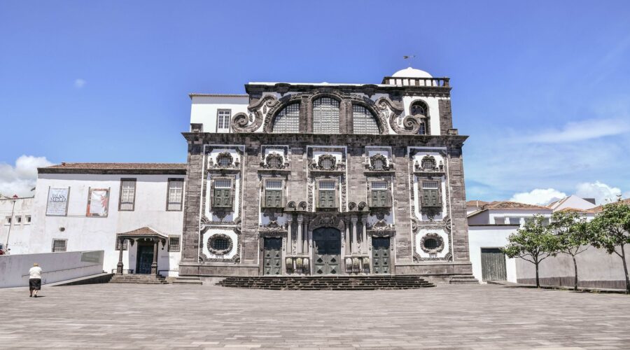Azores Roundup: €1.8M for Vineyards & Consular Meeting