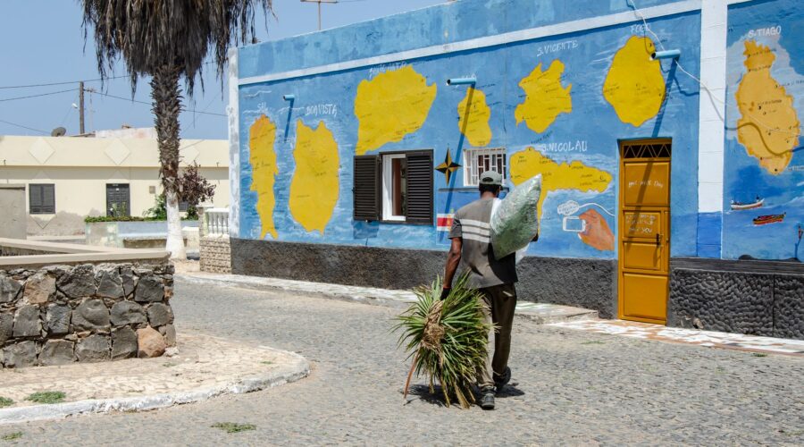 Bocona Architecture: The ‘Big Mouth’ Houses of Ribeira da Barca