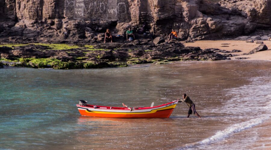 The Bote Painters of Mindelo: Cape Verde’s Geometric Boat Art