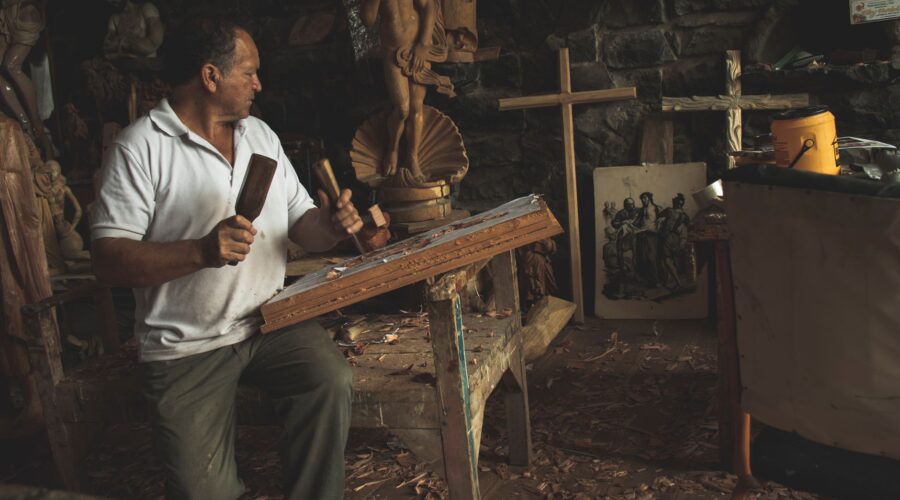 Caxon di Mortu: Cape Verde’s Sacred Funerary Wood Craft