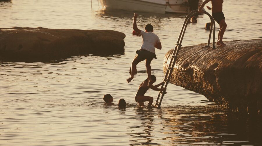 Lusophone Nations Join Simultaneous ‘Big Dip’ for Peace