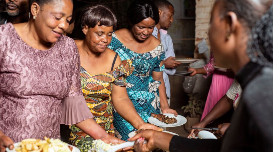 Mesa de Djunta-Mó: Cape Verde’s Social Feast Etiquette